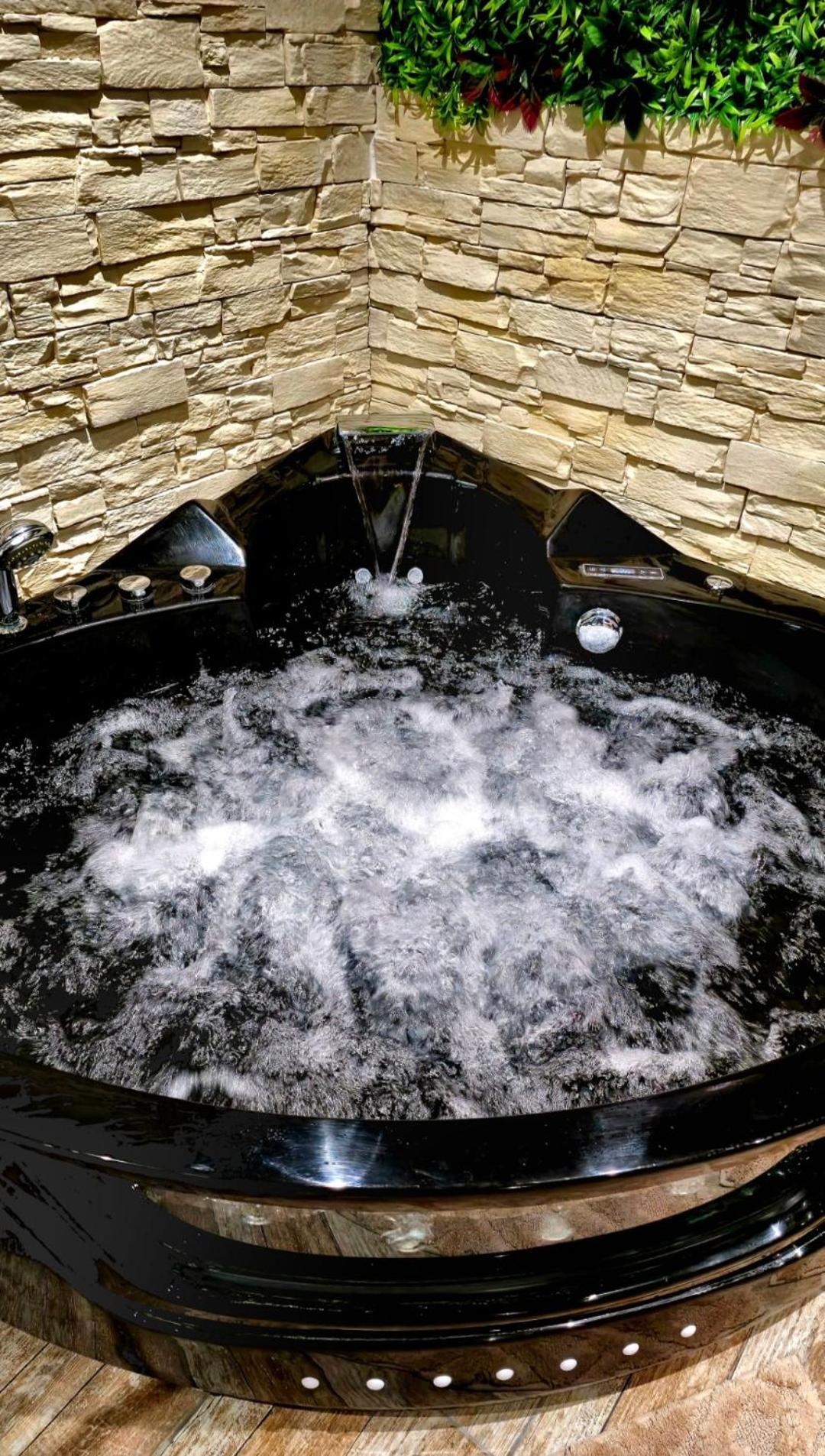 Appartement Chambre Cosy - Jacuzzi - Little Room 旺多姆 外观 照片